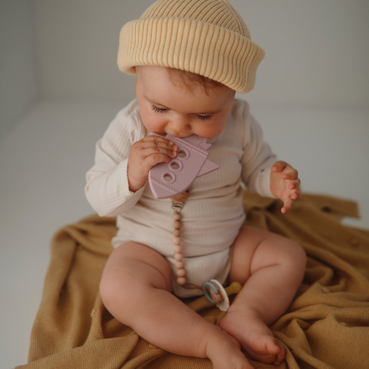 Mushie Mushie - Baby Rocket Teether (Soft Lilac) Comforter & teether