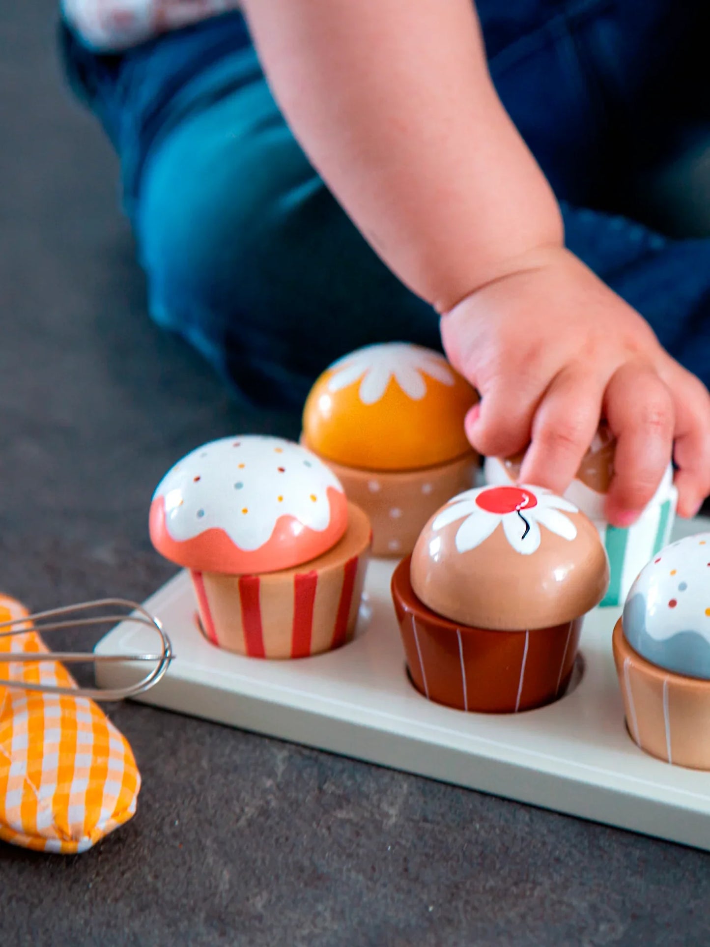 Wooden Cupcake Set
