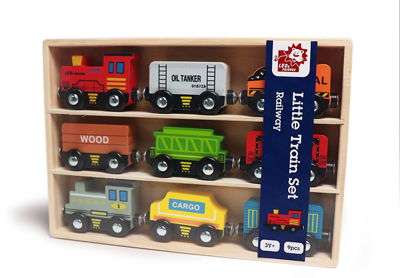 Leo &amp; Friends Leo &amp; Friends - Little Train set 9pcs Wooden Toy