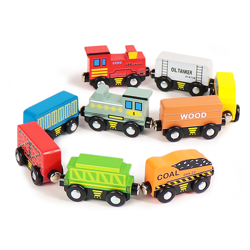 Leo &amp; Friends Leo &amp; Friends - Little Train set 9pcs Wooden Toy