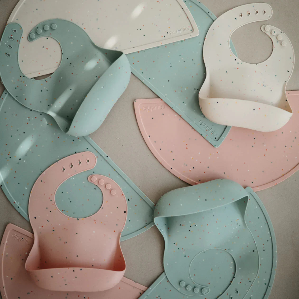 Mushie Mushie - Silicone Bib Pink Confetti Bib