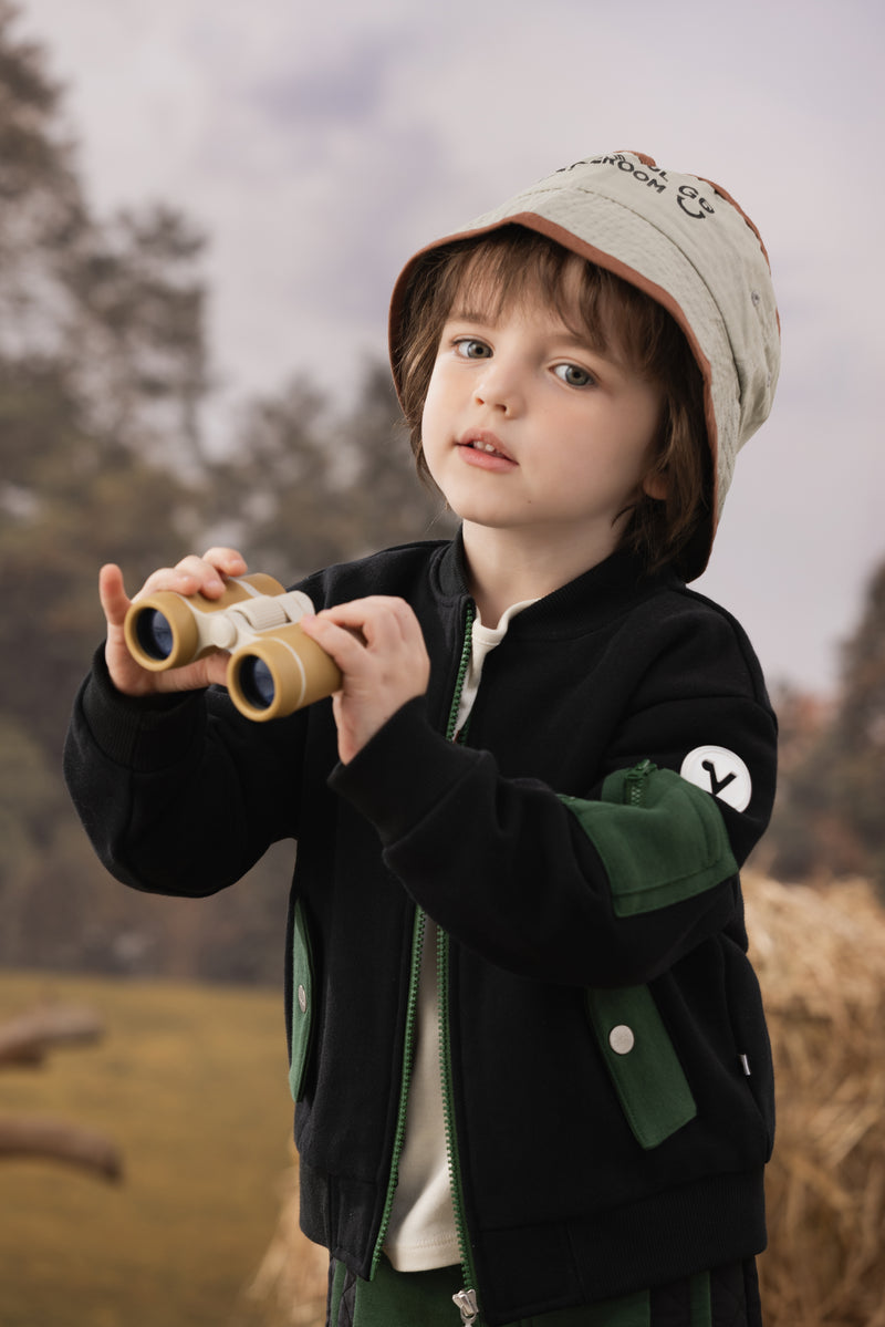 Vauva FW23 - Boys Zip Long Sleeve Jacket (Black/Green)-model image front