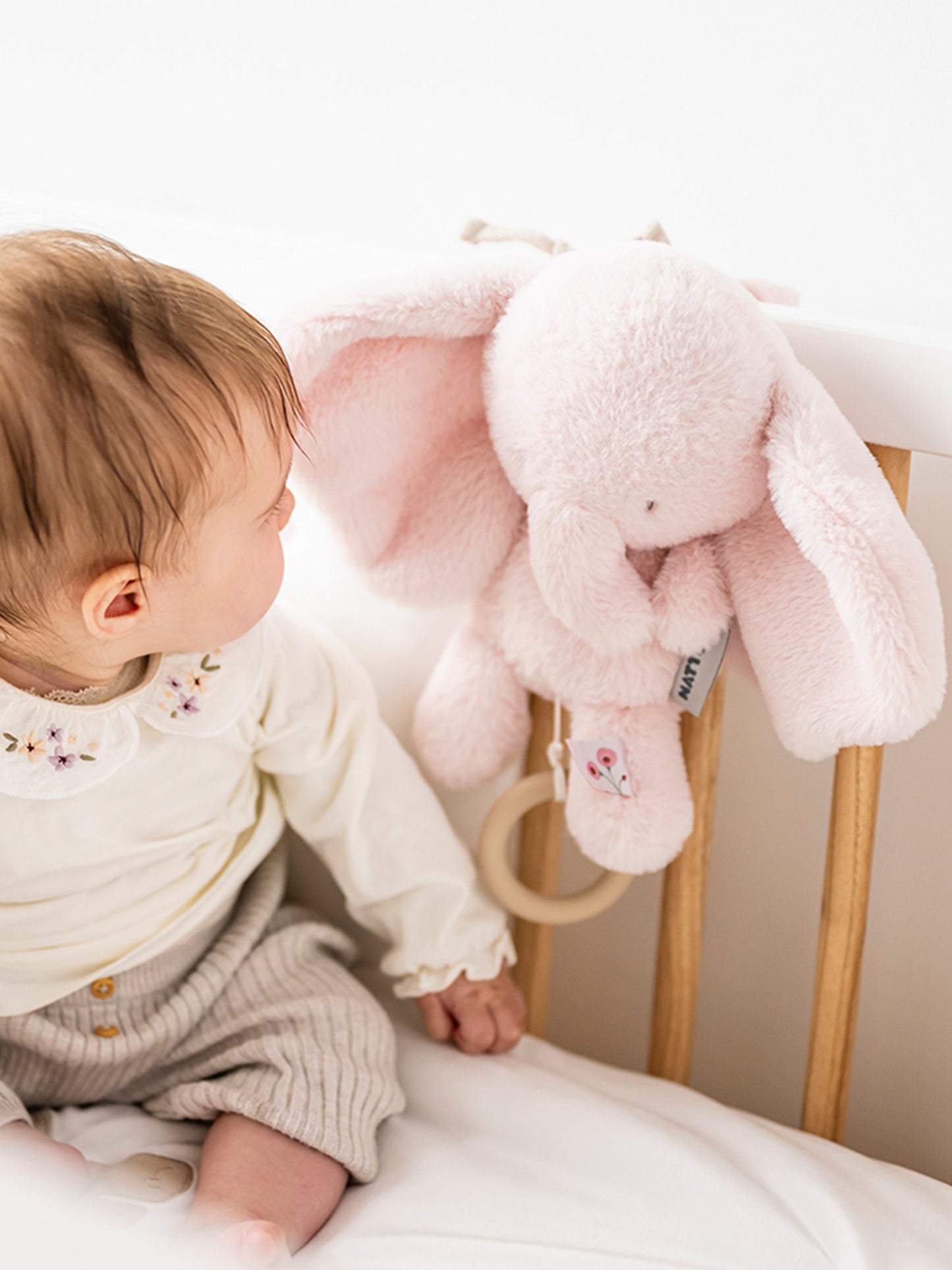 [FanFan] Musical Soft Cuddle Toy - Elephant