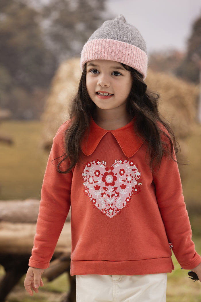 Vauva FW23 - Girls Heart Logo Printed Sweatshirt (Red) model front