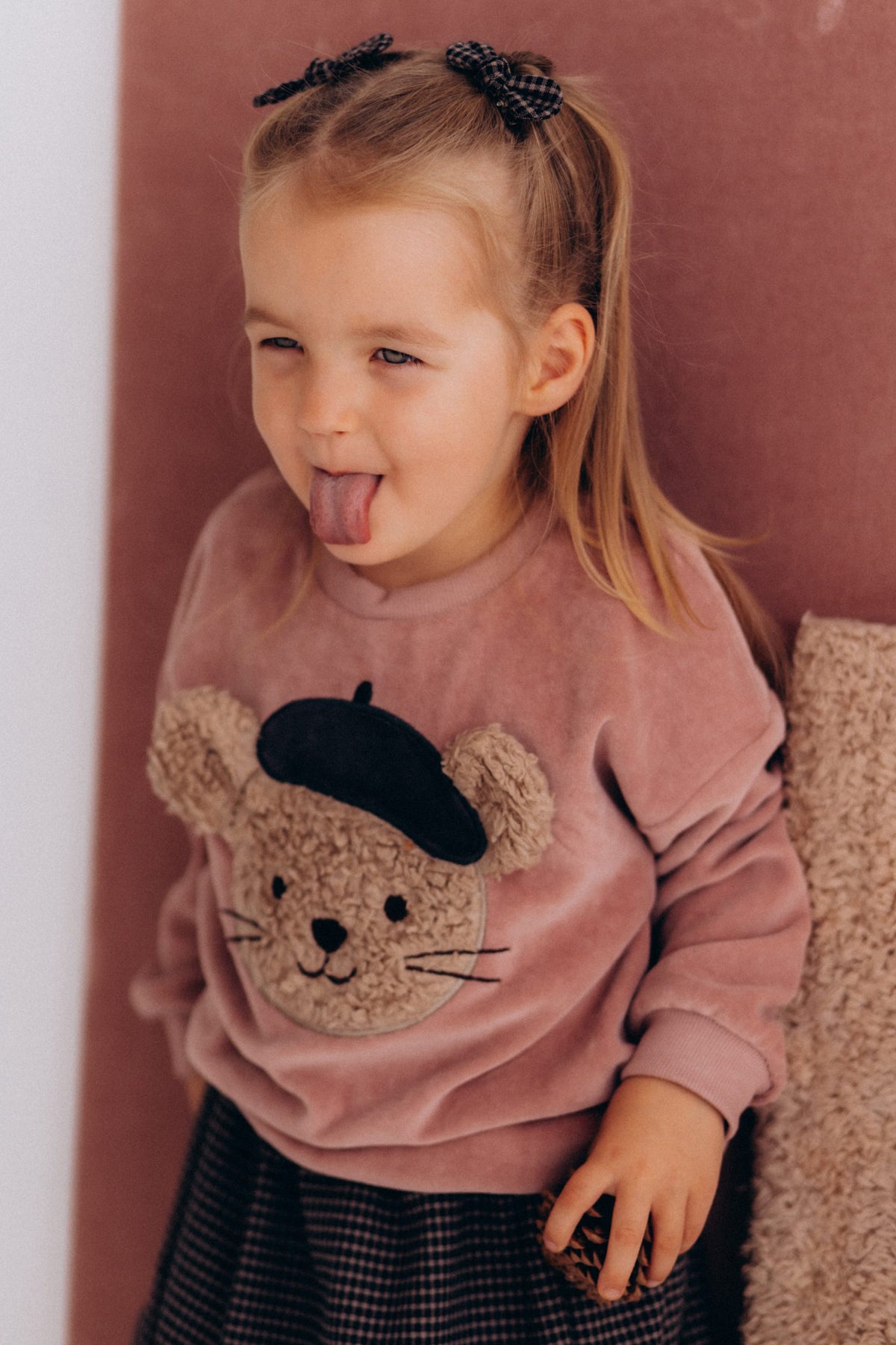Embroidered Sweater (GOTS)