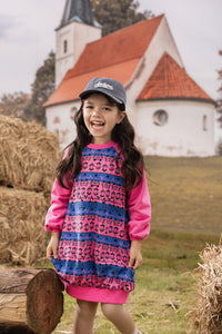 Vauva FW23 - Girls Organic Cotton Long Sweatshirt (Rose Pink) model front