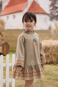 Vauva FW23 - Girls Fungus Collar Embroidered Dress-model image front