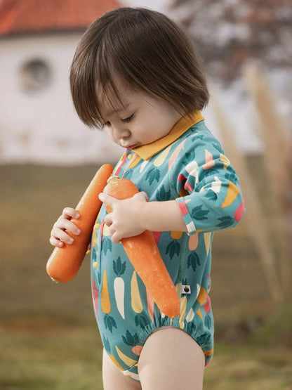 VAUVA Vauva FW23 - Baby Boy Carrot All Over Print Cotton Polo Long Sleeve Bodysuit (Green) Bodysuit
