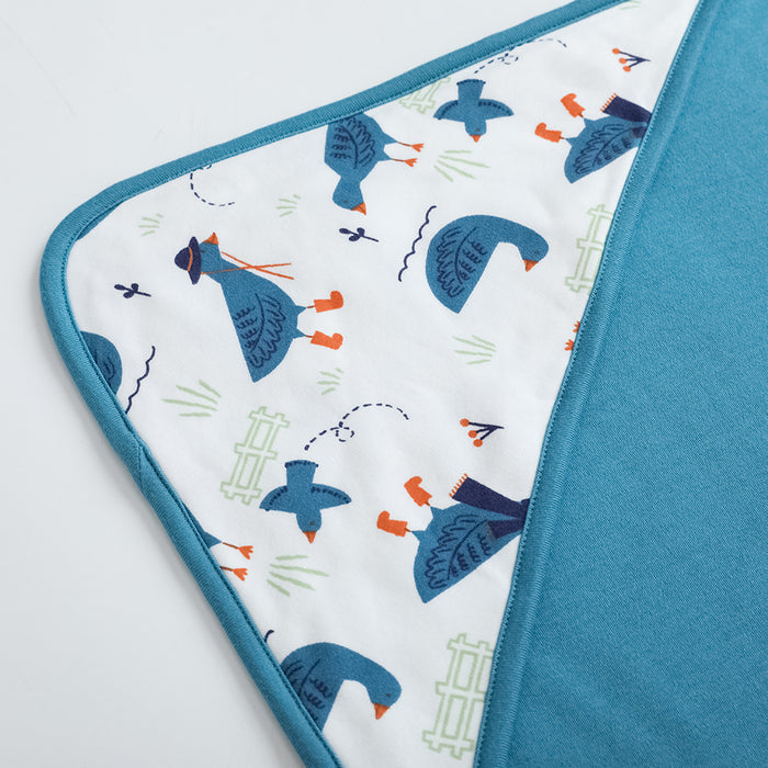 Vauva FW23 - Baby Boy White Goose All Over Print Cotton Blanket (Blue)