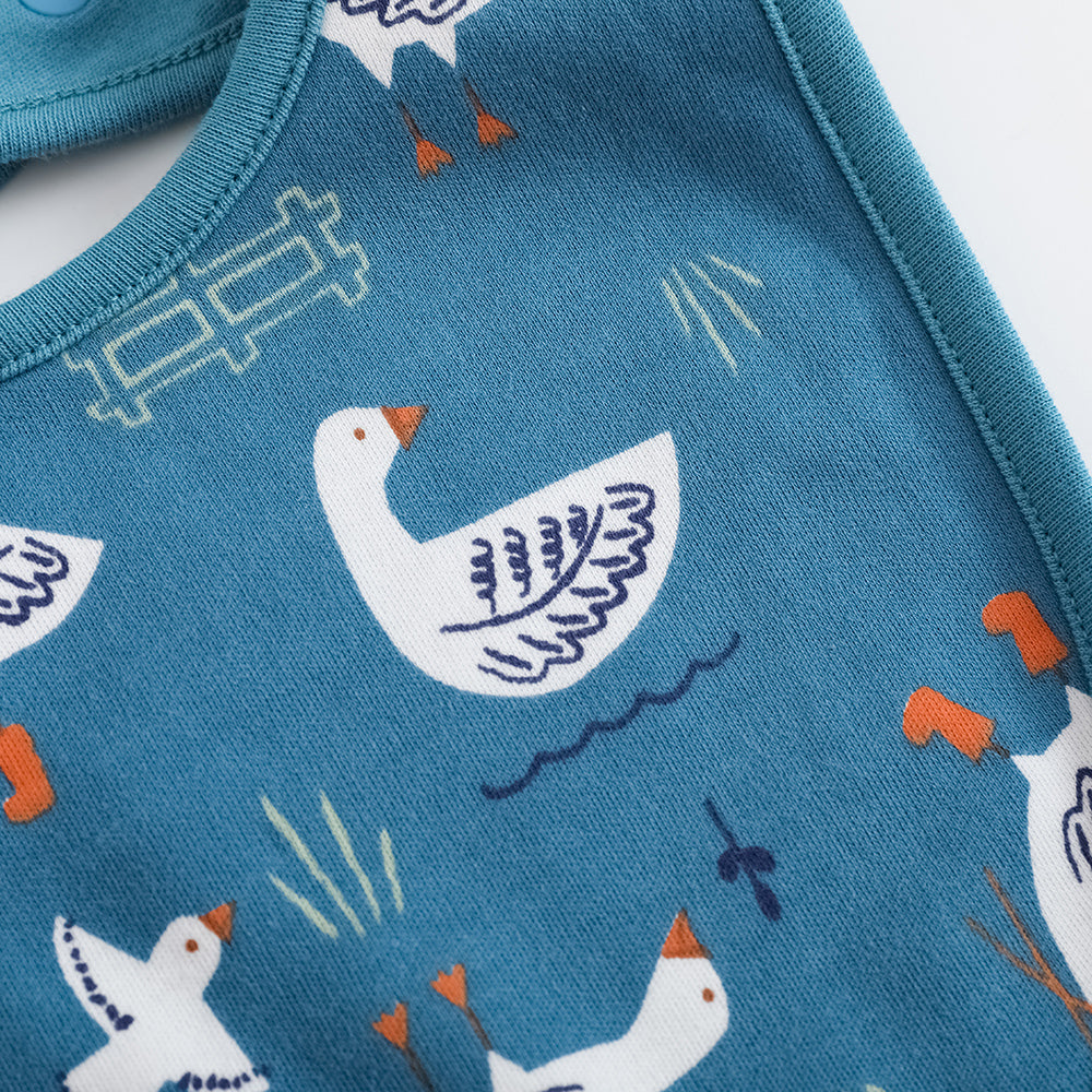 VAUVA Vauva FW23 - Baby Boy White Goose All Over Print Cotton Bib (Blue) Bib