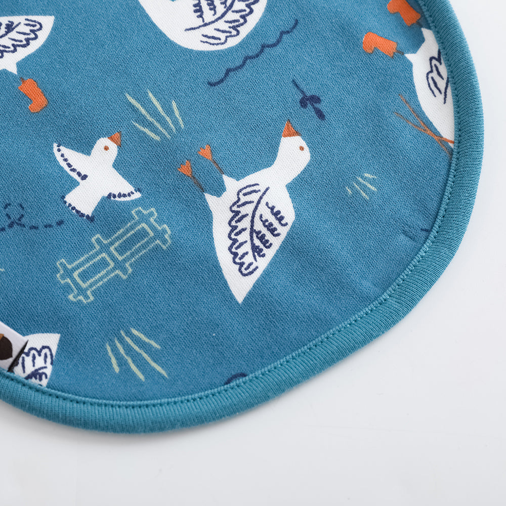 VAUVA Vauva FW23 - Baby Boy White Goose All Over Print Cotton Bib (Blue) Bib