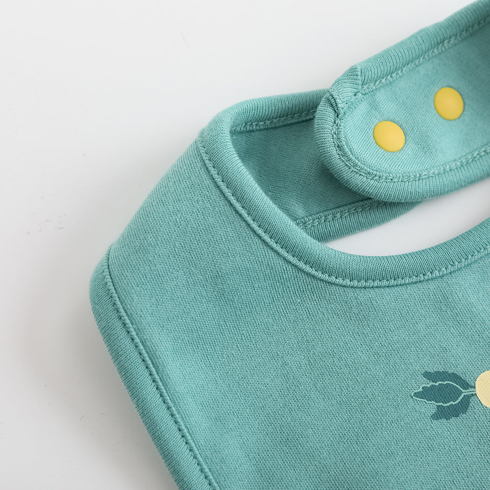 VAUVA Vauva FW23 - Baby Boy Carrot Pattern Cotton Bib (Green) Bib