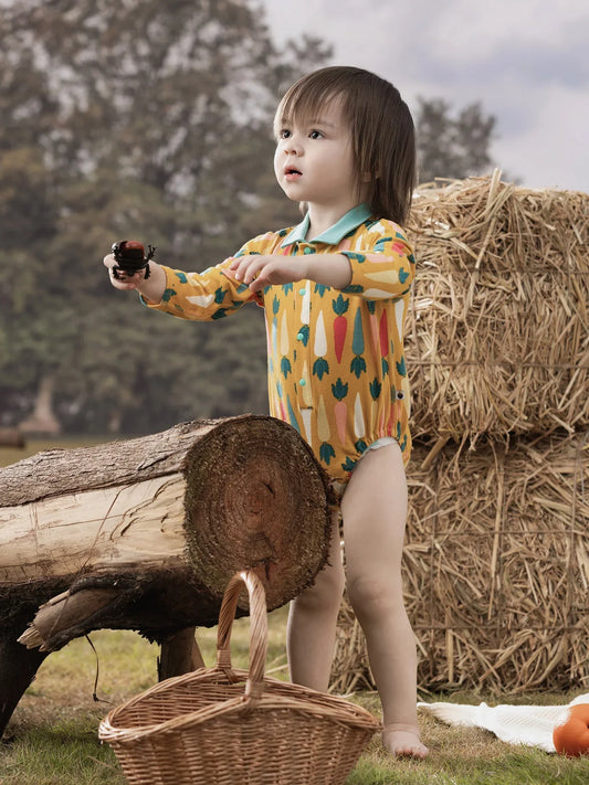 VAUVA Vauva FW23 - Baby Boy Carrot All Over Print Cotton Polo Long Sleeve Bodysuit (Yellow) Bodysuit