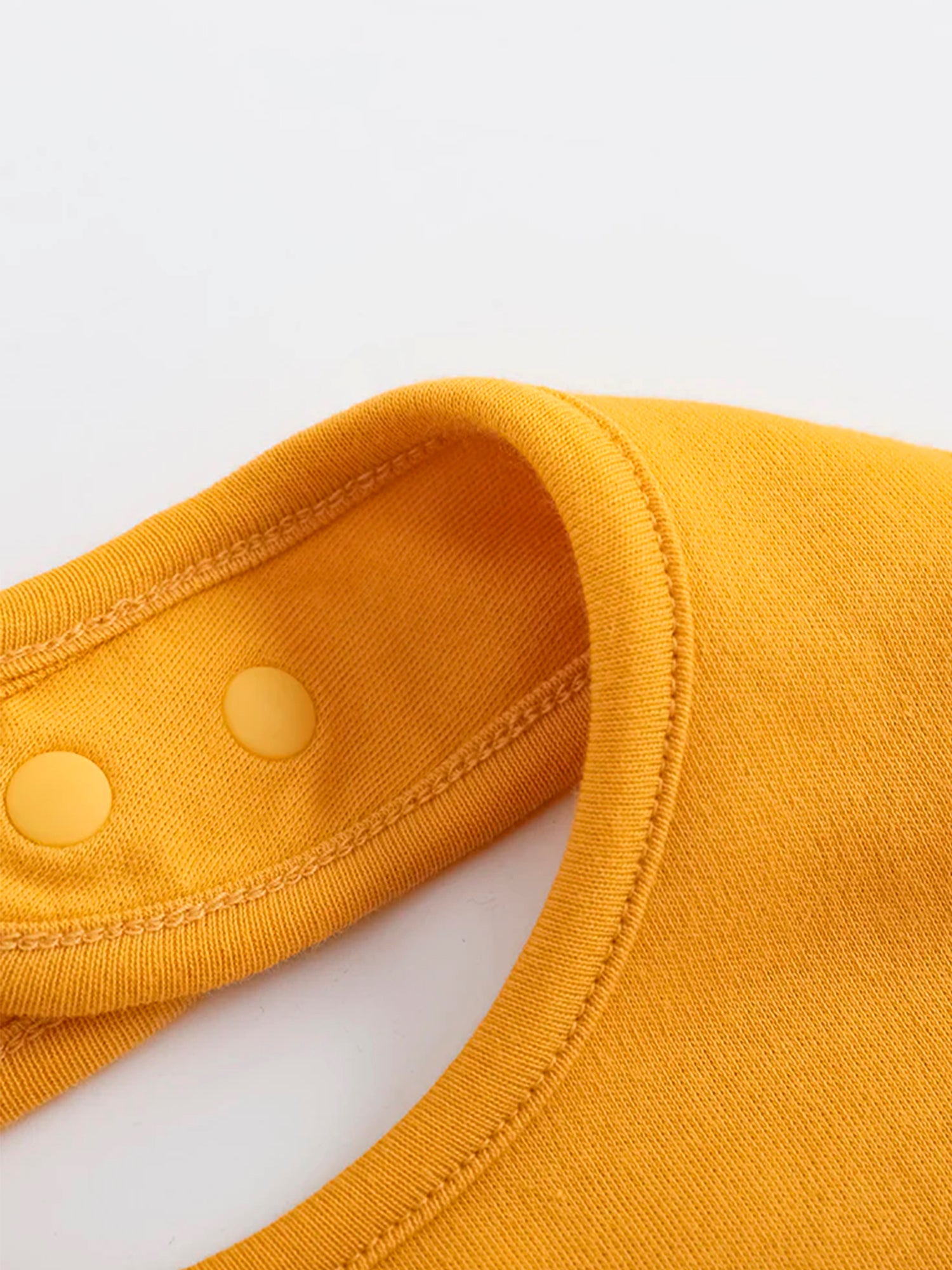 VAUVA Vauva FW23 - Baby Boy Carrot Pattern Cotton Bib (Yellow) Bib