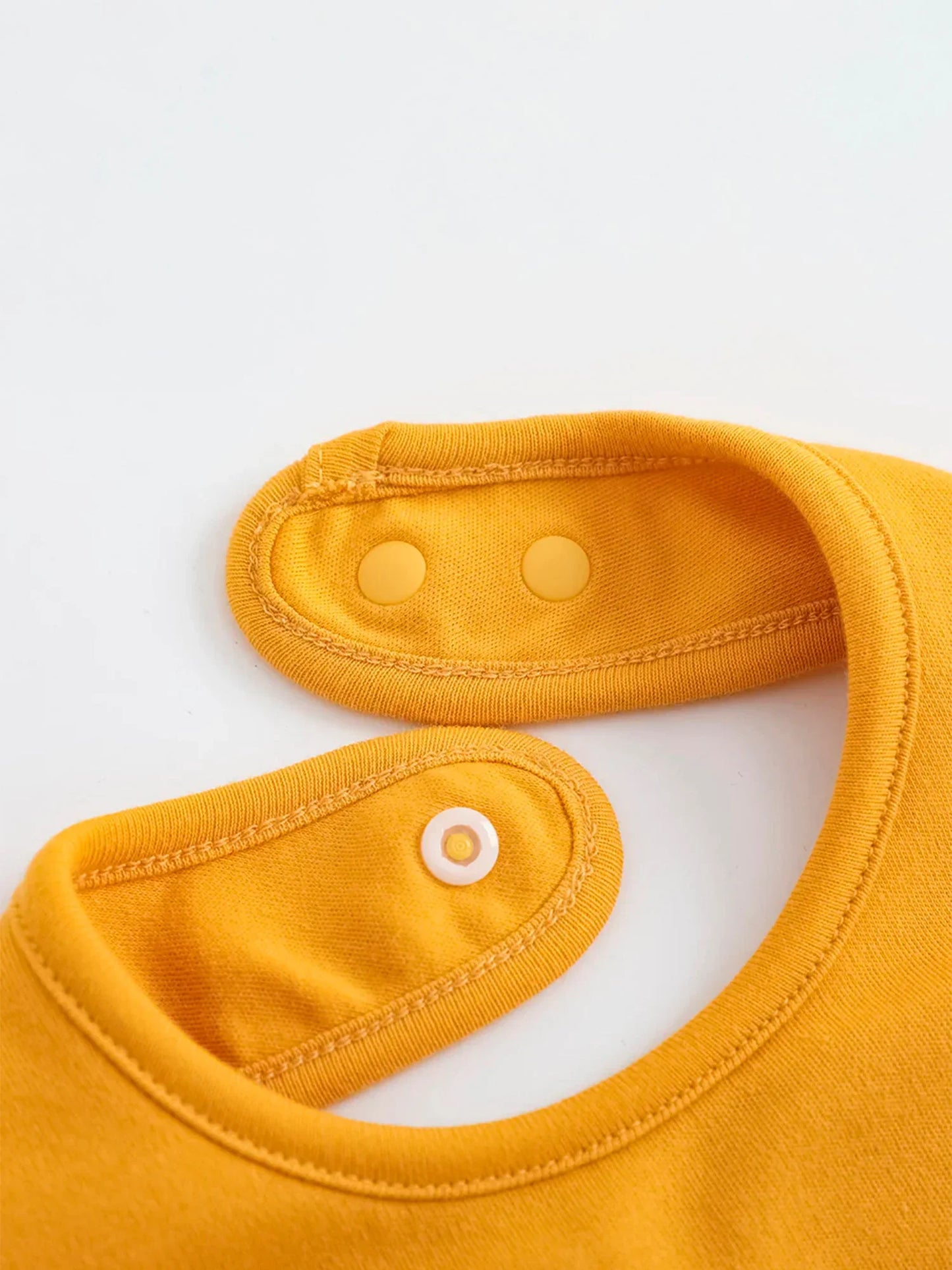 VAUVA Vauva FW23 - Baby Boy Carrot Pattern Cotton Bib (Yellow) Bib