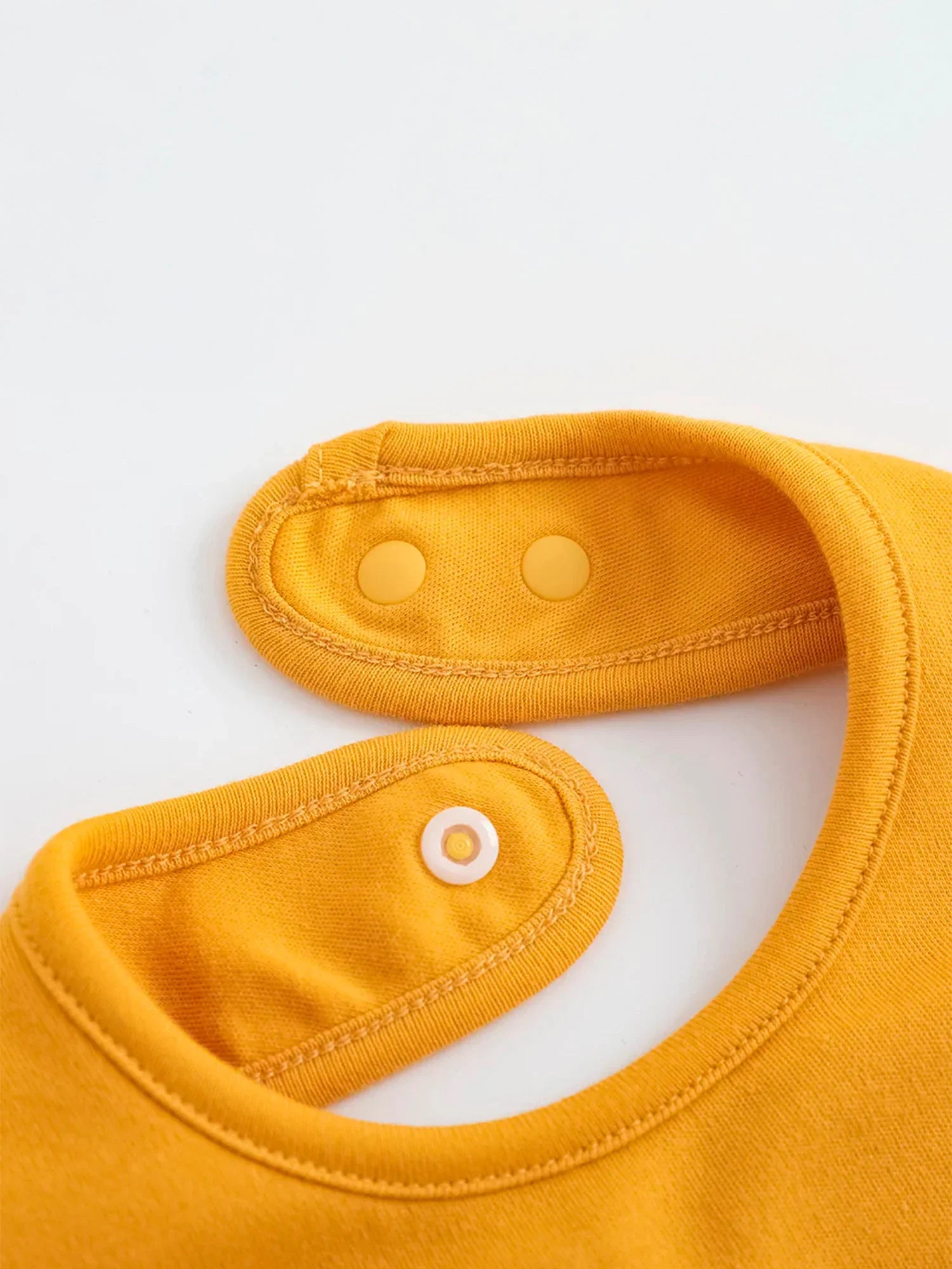 VAUVA Vauva FW23 - Baby Boy Carrot Pattern Cotton Bib (Yellow) Bib