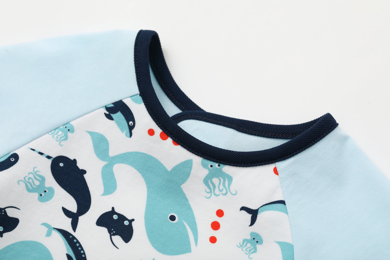 VAUVA Vauva SS24 - Baby Boy Long Sleeves Bib (Whale) Bib