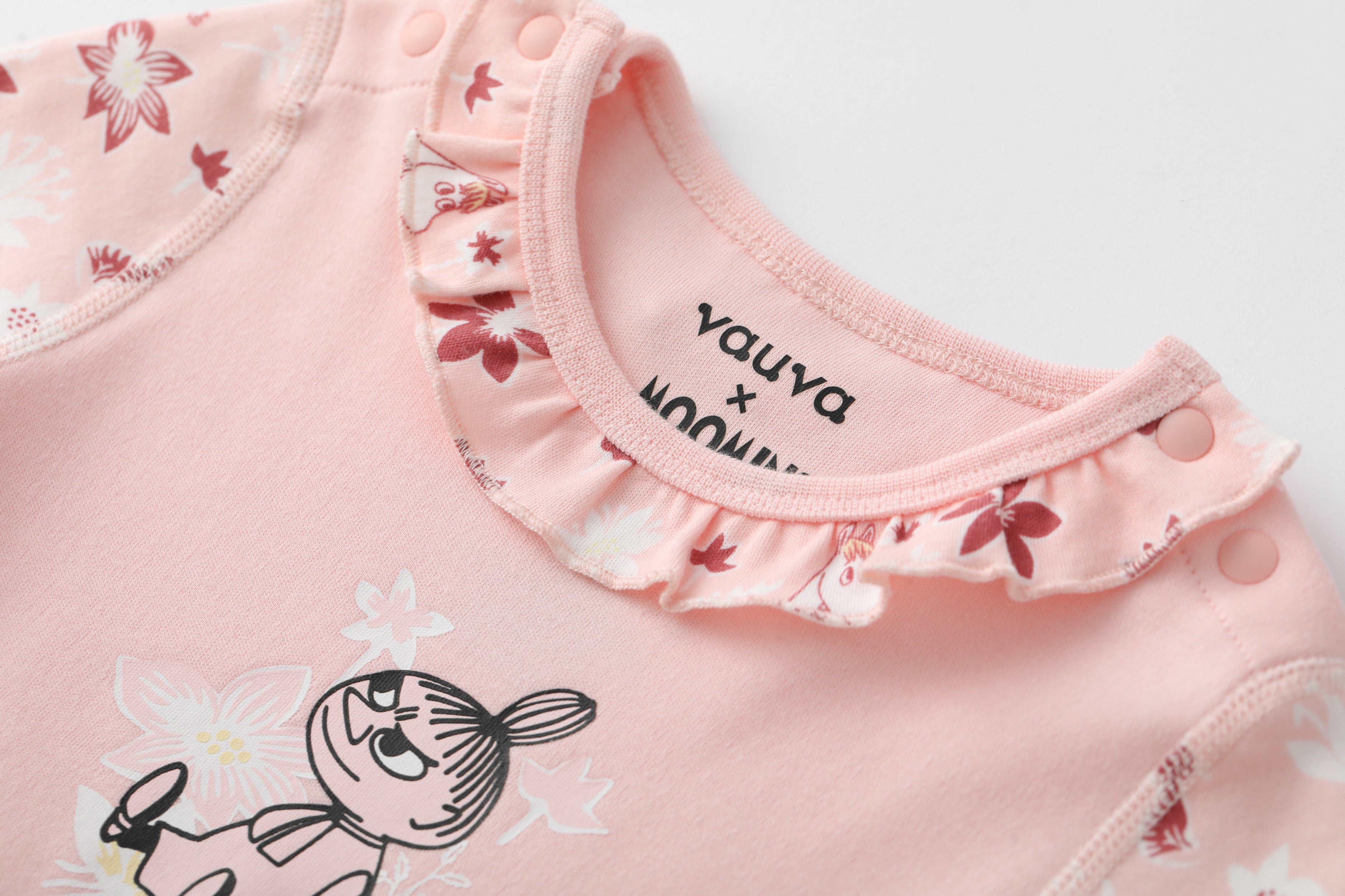 Vauva x Moomin Vauva x Moomin FW23 - Baby Girls Moomin Print Cotton Long Sleeve Bodysuit (Pink) Bodysuit