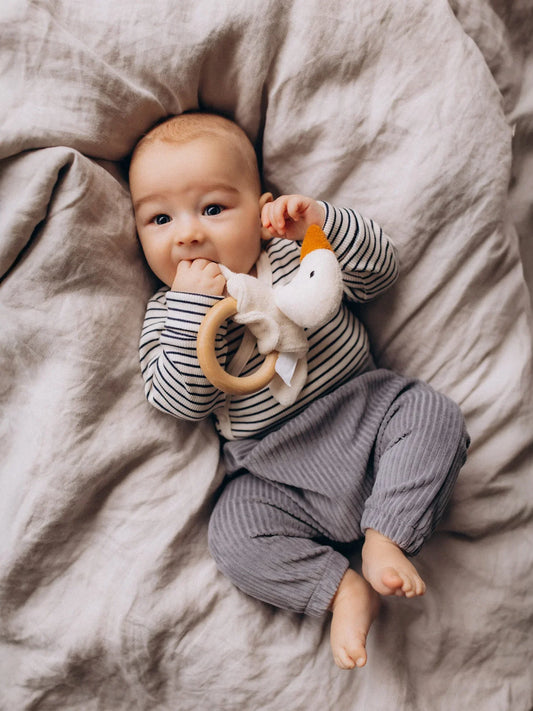 Bunny Rattle With Wooden Teether (GOTS)