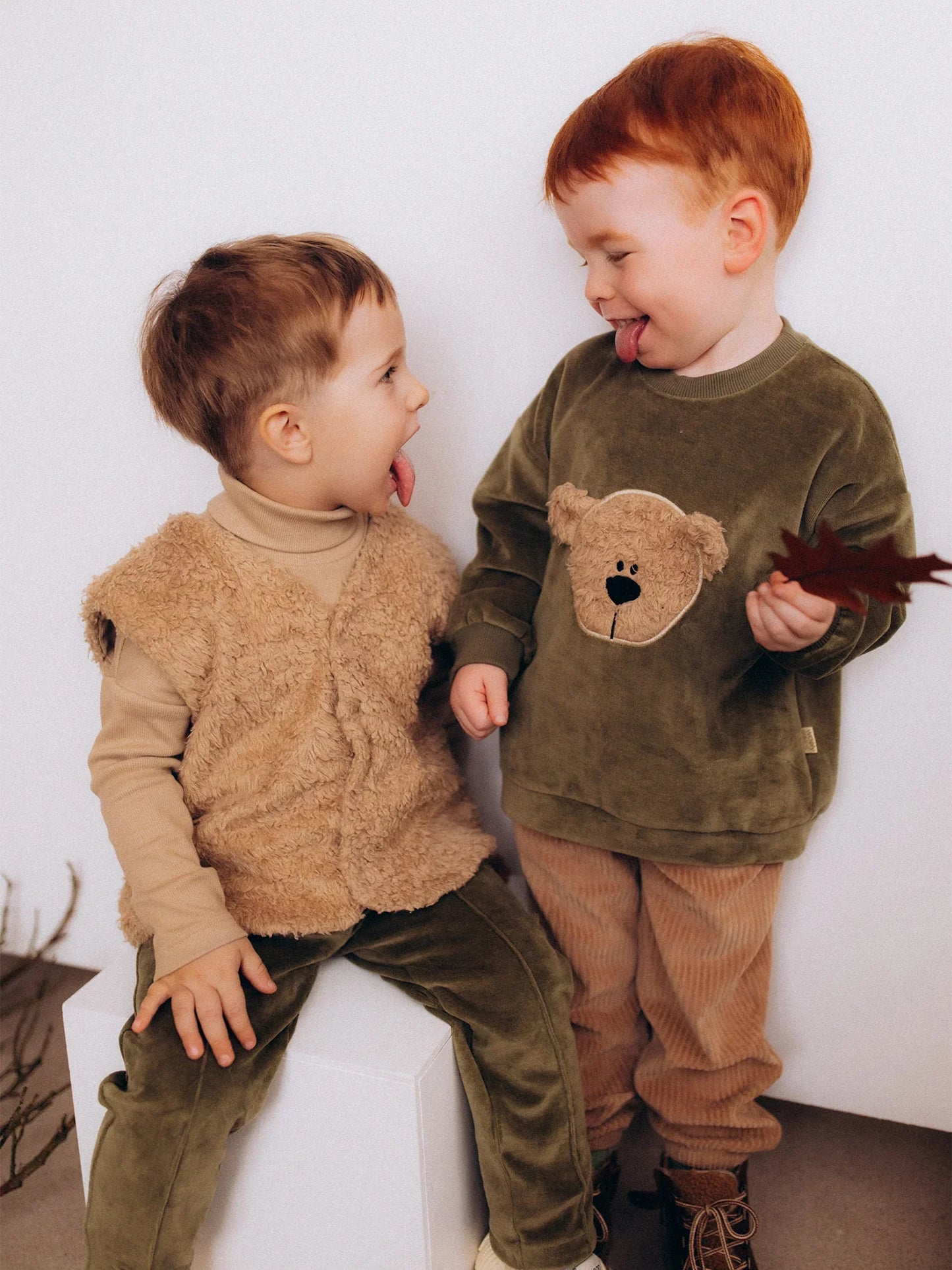 Velour Sweater with Bear Embroidery (GOTS)