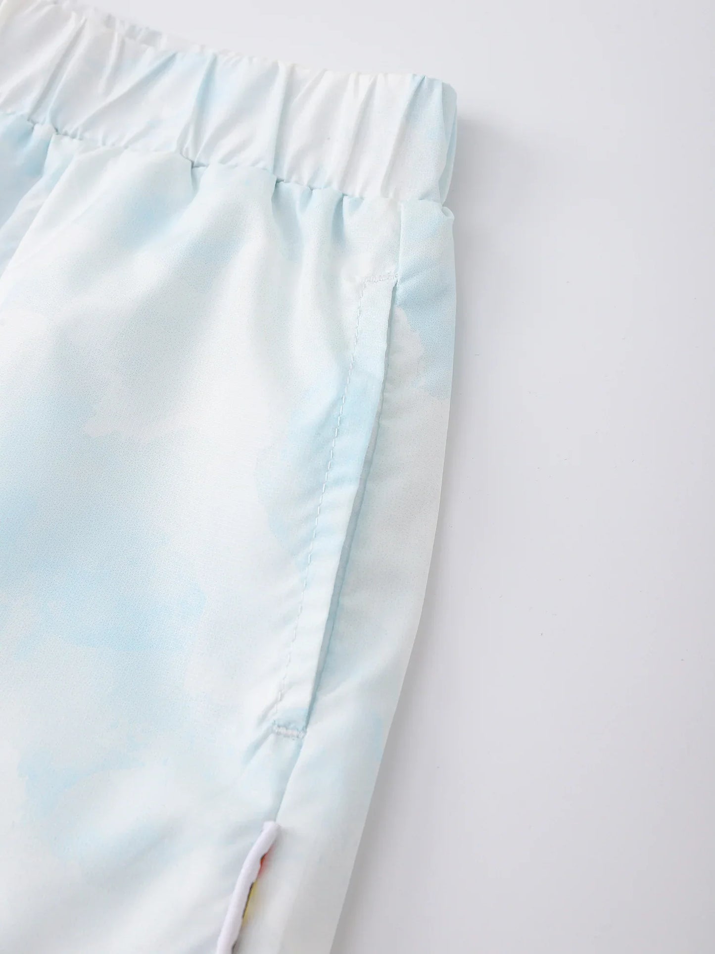 Kids Cloud Print Ruffle Hem Pull‑On Shorts with Illustration