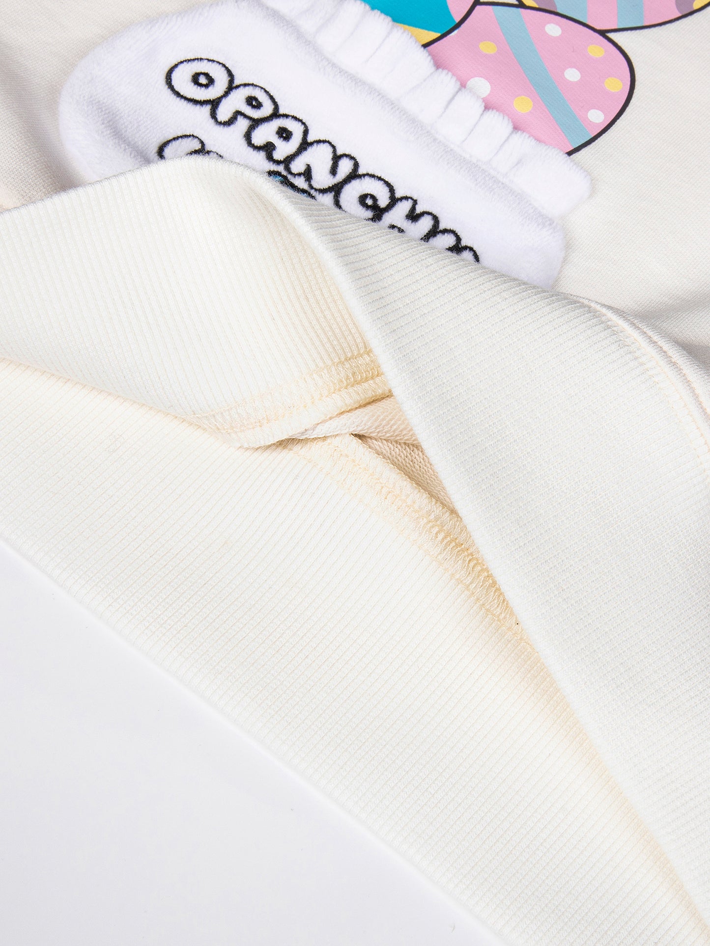 (Ships 17/4) Long‑Sleeve Hooded Sweatshirt with Patch Pockets